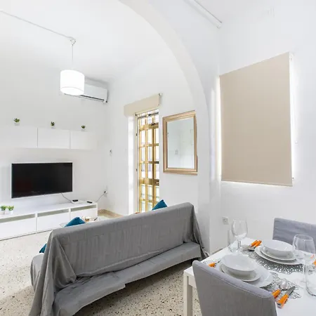 Family Apartment-hosted By Sweetstay