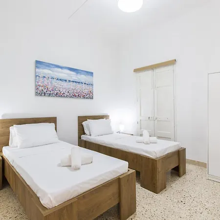 Family Apartment-hosted By Sweetstay Sliema